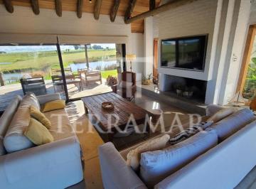 Casa · 270m² · 7 Ambientes · 2 Cocheras · Casa en Barrio Privado La Plantación Narbona, Manantiales - Tm