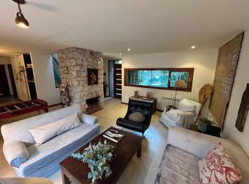 Casa · 200m² · 4 Ambientes · 1 Cochera · Casa en Rumenco