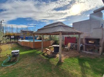 Quinta vacacional de 3 ambientes, Vista Alegre · Casa con Piscina - Parrilla