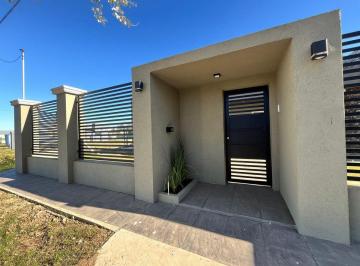 Casa · 246m² · 5 Ambientes · 1 Cochera · Casa en Venta en Pergamino con Patio