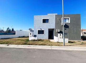 Casa · 10m² · 5 Ambientes · 1 Cochera · Duplex 2 Dorm. - San Ignacio Village de Manantiales