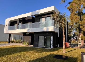 Casa de 6 ambientes, Berazategui · Casa en Venta Greenville