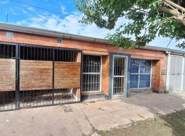 Casa · 144m² · 5 Ambientes · 1 Cochera · Casa en Venta! Fontana