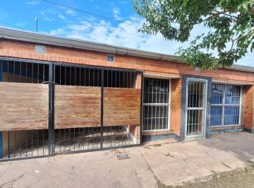 Casa · 144m² · 5 Ambientes · 1 Cochera · Casa en Venta! Fontana