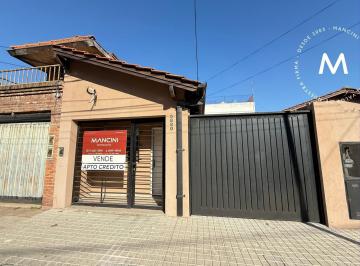 PH · 42m² · 2 Ambientes · 1 Cochera · Apto Crédito - PH en Venta de 2 Ambientes con Patio y Cochera - Villa Ballester