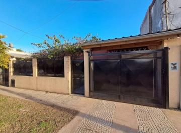 Casa · 75m² · 3 Ambientes · 1 Cochera · Alquiler Casa 3 Ambientes, Garage y Patio