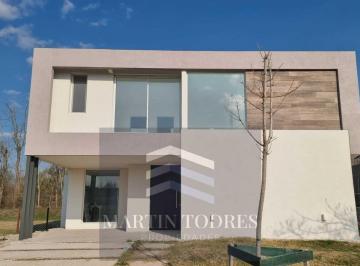 Casa · 167m² · 5 Ambientes · 3 Cocheras · Casa en Alquiler con Pileta en Acacias, Puertos, Escobar