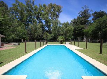 Quinta vacacional · 200m² · 3 Dormitorios · 2 Cocheras · Venta Casa Quinta El Pato