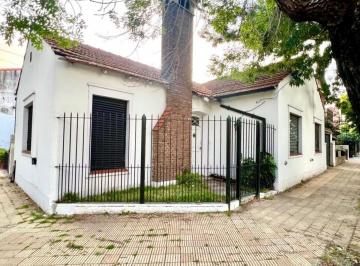 Casa de 4 ambientes, San Isidro · Martínez: Casa de 4 Amb en Lote Propio con Patio Ubicada a 3 Cuadras de Avda