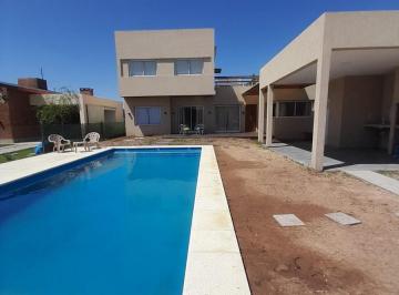 Casa · 141m² · 6 Ambientes · 1 Cochera · Venta | Casa 3 Dorm. Pileta | Barrio El Molino, Roldán