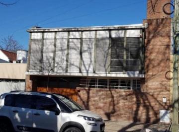 Casa · 230m² · 5 Ambientes · 2 Cocheras · Casa en Venta en La Plata