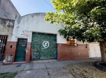 PH · 200m² · 3 Ambientes · 3 Cocheras · Venta. Casa de Tres Ambientes con Galpón Al Frente