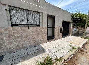 Casa · 140m² · 4 Ambientes · 1 Cochera · Casa 4 Ambientes Lote Propio - Mataderos