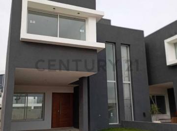 Casa · 140m² · 4 Ambientes · 1 Cochera · Venta Duplex en Docta Urbanización 3 Dorm.