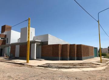 Casa · 100m² · 2 Dormitorios · Casa - Centenario