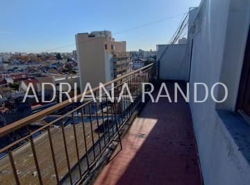Departamento de 2 ambientes, Floresta · Departamento de 2 Ambientes Al Frente con Balcón