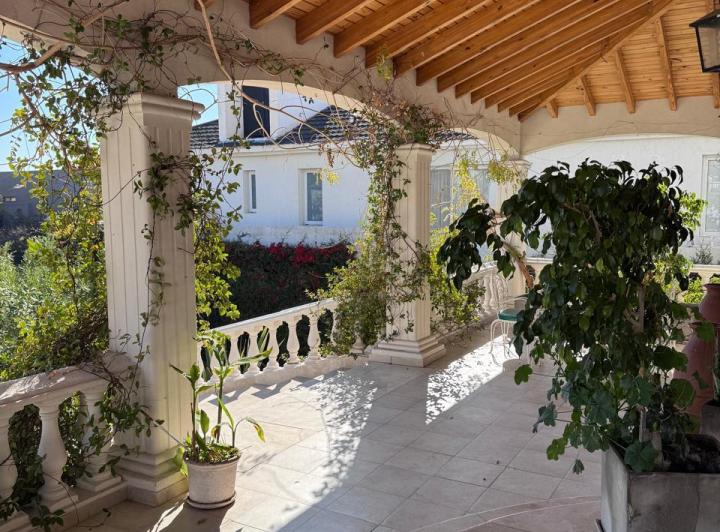 Casa · 450m² · 7 Ambientes · 2 Cocheras
