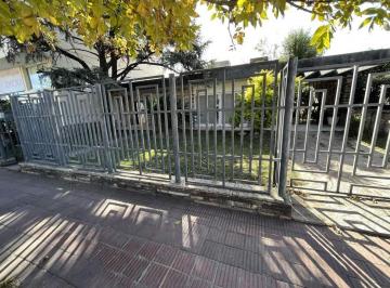 Casa · 249m² · 5 Ambientes · Venta Casa Uso Comercial - Zona Bancaria.