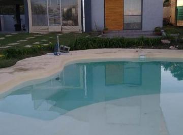 Casa · 260m² · 4 Ambientes · 6 Cocheras · Apto Credito Bialet Masse 3 Dorm 2 Baños Pileta