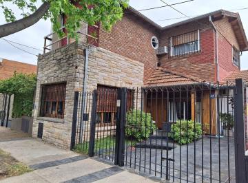 Casa · 130m² · 5 Ambientes · 1 Cochera · Venta Casa 5 Ambientes Florida