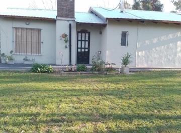 Quinta vacacional · 85m² · 3 Ambientes · Quinta en Venta - 2 Dorm. 1 Baño - 3200 m² - Ignacio Correas Arana, La Plata