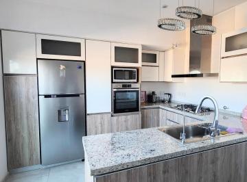 PH · 90m² · 3 Ambientes · Departamento de 3 Amb. Tipo PH con Balcon Al Frente a Nuevo
