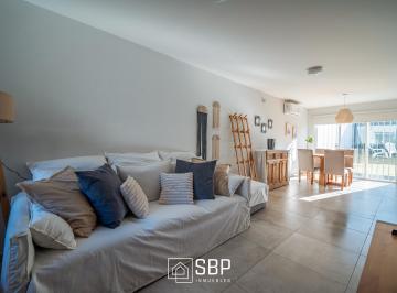 Casa de 5 ambientes, Córdoba · Se Vende Duplex | 3 Dorm | Lomas del Chateau