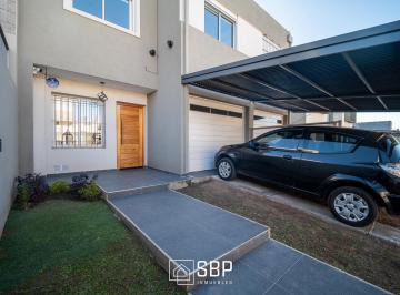 Casa de 5 ambientes, Córdoba · Se Vende Duplex | 3 Dorm | Lomas del Chateau