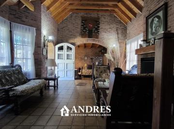Casa · 240m² · 5 Ambientes · 2 Cocheras · Casa en Venta Pinamar, Barrio Lasalle
