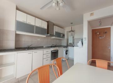 Departamento · 64m² · 4 Ambientes · Venta Departamento Rosario Barrio Martin 2 Dorm. Balcon Cerrado Amenities