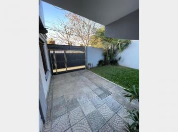 Casa · 86m² · 5 Ambientes · 2 Cocheras · Casa en Venta en Ramos Mejia