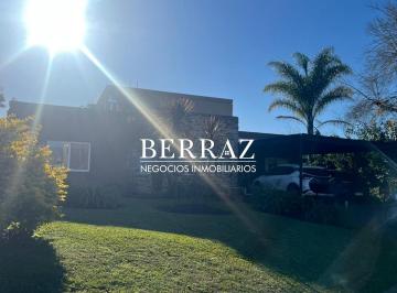 Casa · 227m² · 5 Ambientes · Casa Venta Santa Guadalupe Pilar del Este Lote 738 m² Pilar