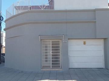 Casa de 4 ambientes, Lanús · Muy Linda Casa 4 Ambientes con Garage, Patio y Terraza