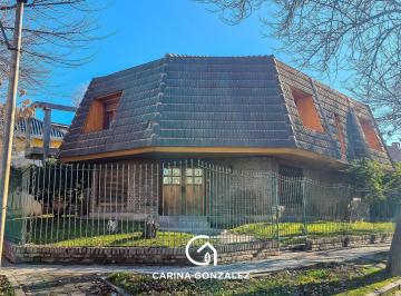 Casa · 249m² · 7 Ambientes · Casa 4 Dorm., en B° Belgrano, Cipolletti