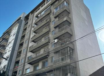 Departamento · 140m² · 4 Ambientes · 1 Cochera · Hermoso Depto Cuatro Ambientes en Alquiler con Cochera! 3°a