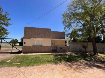Casa · 200m² · 3 Ambientes · 4 Cocheras · Casa en Venta - 2 Dorm. 1 Baño - Cochera - 2000 m² - Los Pinos, Balcarce