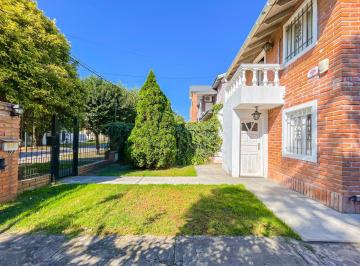 Casa · 164m² · 5 Ambientes · Casa en Gonnet en Venta
