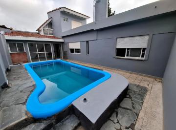 PH · 73m² · 3 Ambientes · Amplio PH Fondo, 2 Dorm., con Pileta