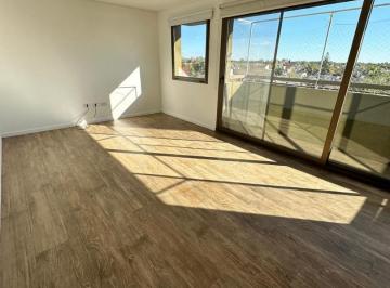 Departamento · 100m² · 4 Ambientes · 1 Cochera · Departamento en Castelar con Balcón y Terraza Privada