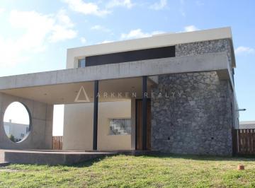 Casa · 170m² · 4 Ambientes · 2 Cocheras · Casa en Venta en Ceibos Puertos del Lago