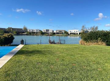 Casa · 380m² · 5 Ambientes · 2 Cocheras · Alquiler Temporal Casa Al Lago en Barbarita