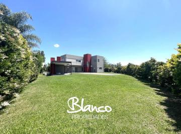 Casa · 385m² · 4 Ambientes · 1 Cochera · Casa en Venta en Haras Santa Maria, Escobar, G. B. a. Zona Norte