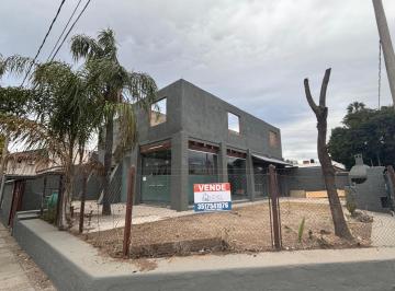 Local comercial · 221m² · 3 Ambientes · 1 Cochera · Venta Esquina con Potencial Comercial o Vivienda 300 m² Las Palmas