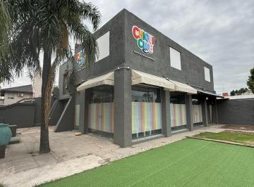 Local comercial · 221m² · 3 Ambientes · 1 Cochera · Venta Local Esquina con Renta 300 m² Sobre Duarte Quirós