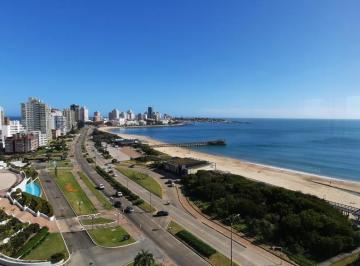 Departamento · 180m² · 4 Ambientes · 1 Cochera · Departamento en Playa Mansa