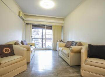 Departamento · 87m² · 4 Ambientes · Venta - 4 Ambientes C/balcón - Dependencia - Frente - Caballito