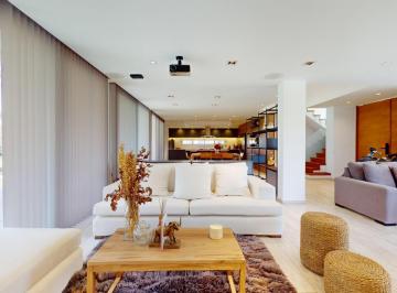 Casa · 380m² · 6 Ambientes · 2 Cocheras · Venta Casa de Categoria en Grand Bell
