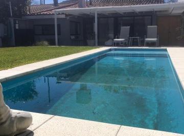 Casa · 345m² · 3 Ambientes · 1 Cochera · Casa de 3 Ambientes con Jardín - Alquiler - Saavedra