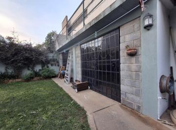 Casa · 180m² · 5 Ambientes · Casa en Alquiler con 2 Dorm. y Parque en Quilmes Oeste