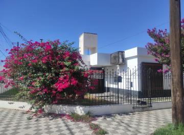 Casa de 9 ambientes, Córdoba · En Venta! Hermosa Casa Esquina + Galpon de 140 m² en Zona Sur!
